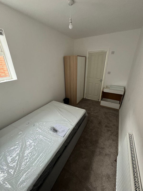 Newly renovated 4 Bed house - student accommodation in Coventry - img_3