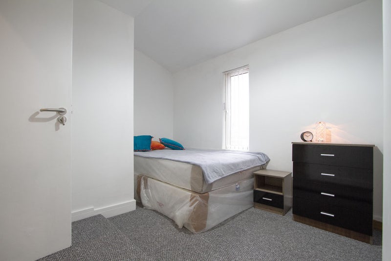 Newly Renovated 5-Bedroom Ensuite -All Bills Inc!! - student accommodation in Huddersfield - img_6