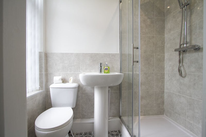 Newly Renovated 5-Bedroom Ensuite -All Bills Inc!! - student accommodation in Huddersfield - img_11
