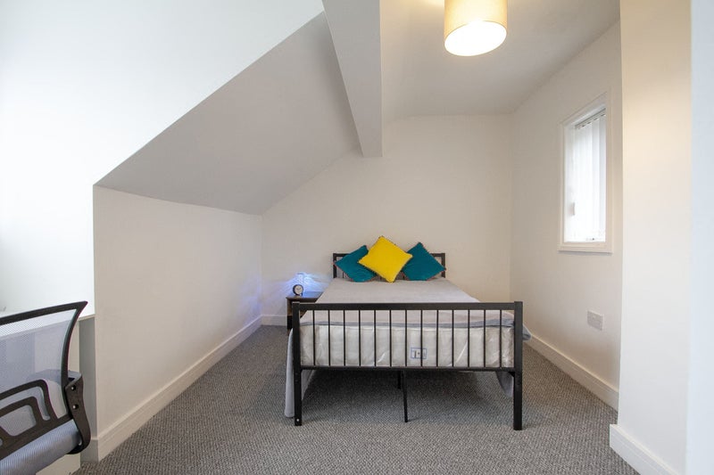 Newly Renovated 5-Bedroom Ensuite -All Bills Inc!! - student accommodation in Huddersfield - img_12