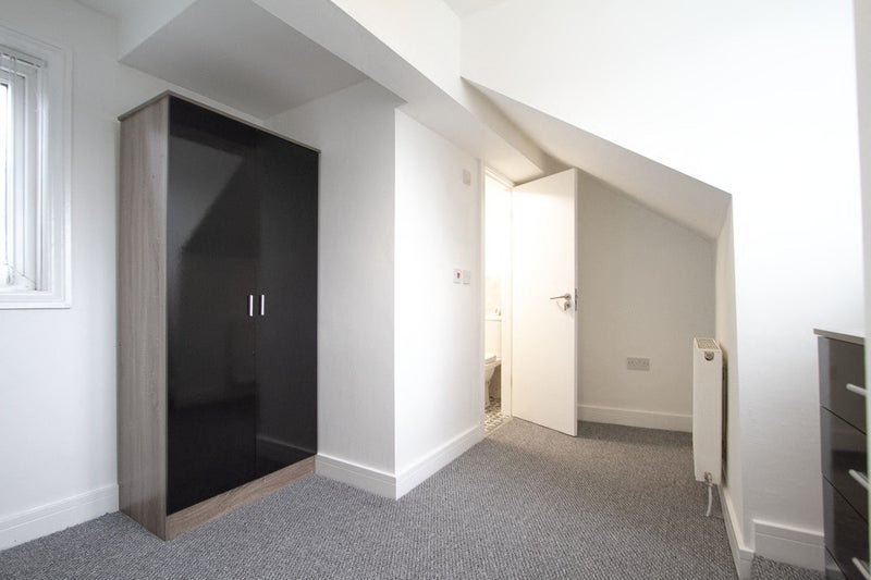 Newly Renovated 5-Bedroom Ensuite -All Bills Inc!! - student accommodation in Huddersfield - img_13