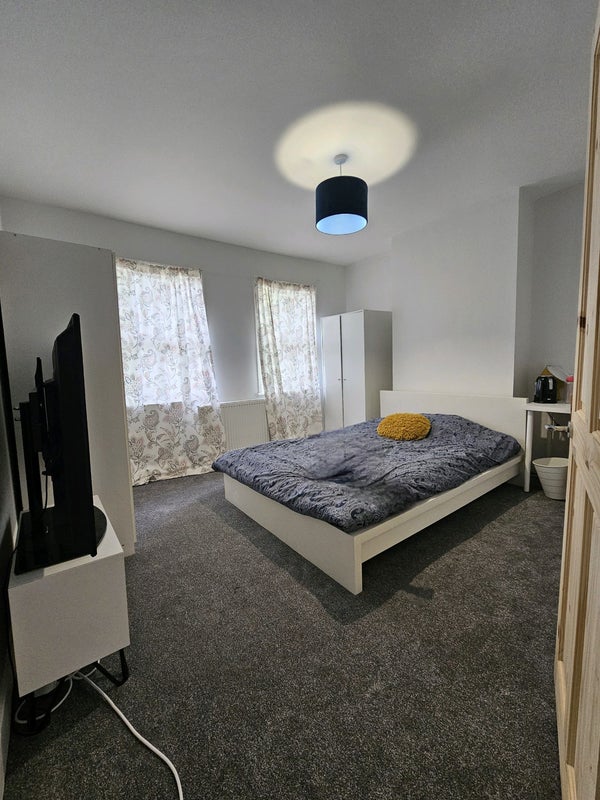 Stunning Ensuite Room in a house in Croydon student accommodation in Croydon - img_1