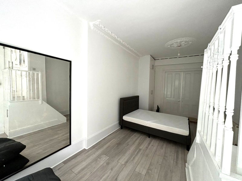Nice 1 Bedroom Flat in Hammersmith with bills inc - student accommodation in Hammersmith and Fulham - img_1