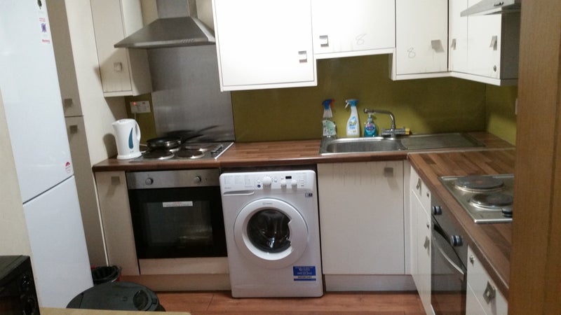 Nice Double Bedroom (En-suite) 1 Min from Station - student accommodation in Ilford - img_3