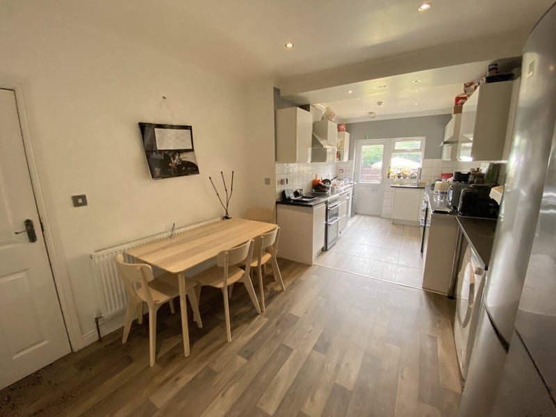 Nice modern ensuite, in friendly house - student accommodation in West Ealing - img_7