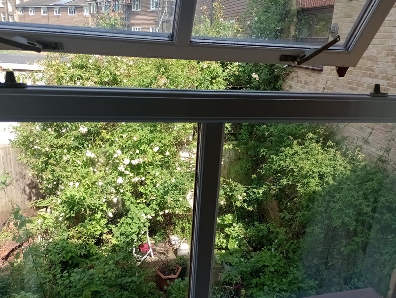 Nice room overlooks courtya in quiet shared house - student accommodation in London E9 - img_4
