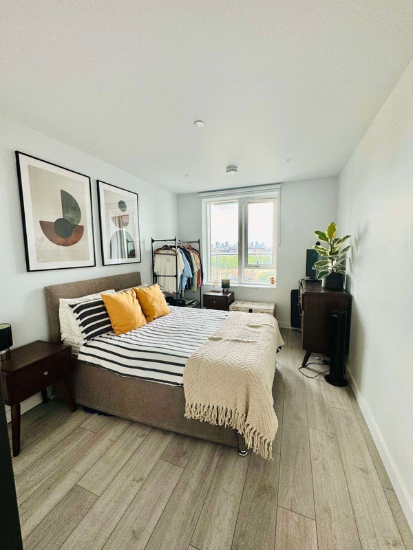 [Offer Pending] 12Th Floor 1 Bed/Bath Flat In E&C - student accommodation in Elephant and Castle - img_1