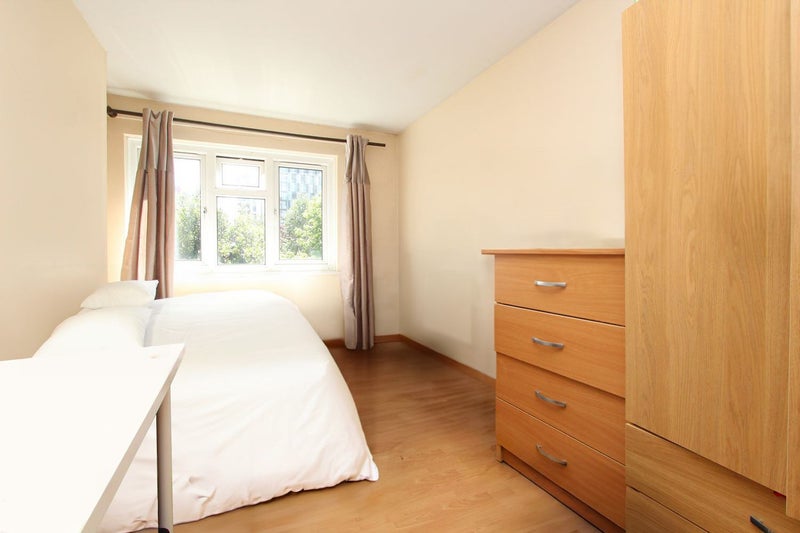 On the road to Borough Market! - student accommodation in Elephant and Castle - img_1