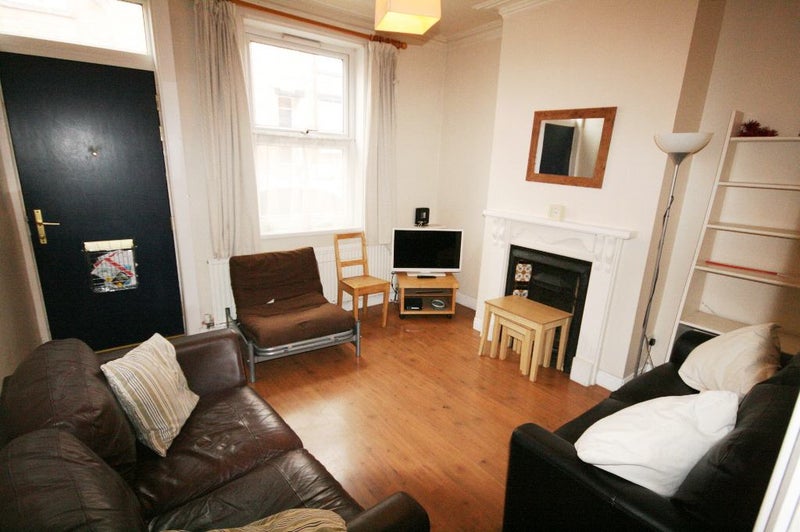 One Bedroom Available On Burley Lodge Terrace - student accommodation in Headingley - img_3