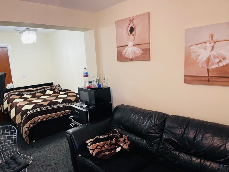 One Double bed apartment - student accommodation in Old Trafford - img_4