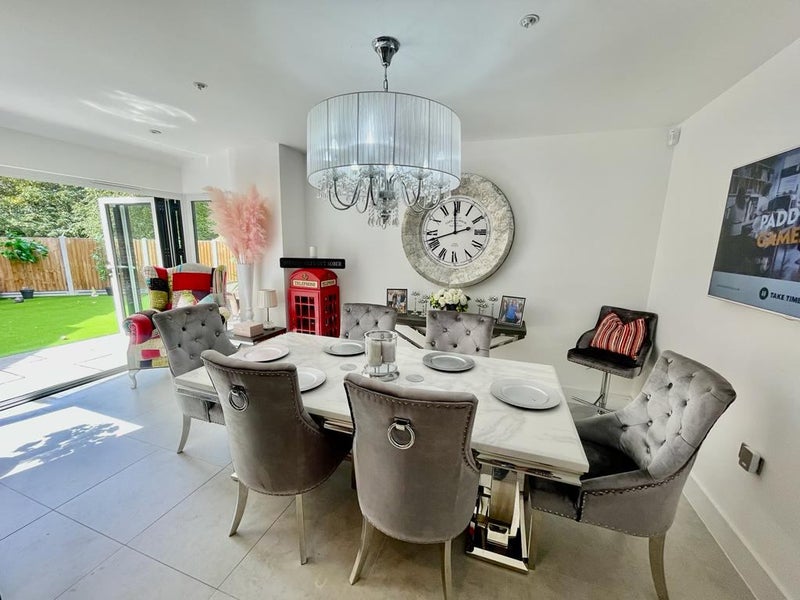 One Luxury double Room To Let in New Build House. - student accommodation in Ongar - img_2