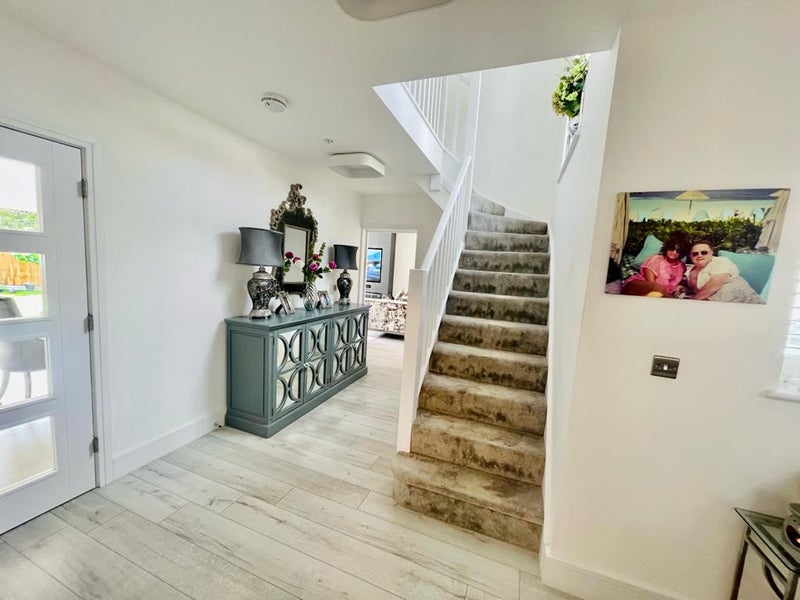 One Luxury double Room To Let in New Build House. - student accommodation in Ongar - img_4
