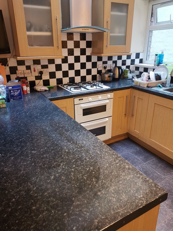 accommodation/one-luxury-master-bedrooms-available/13082024_91603927.jpg