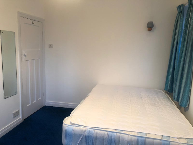 One Single Room, In 4 Beds   House - student accommodation in Perivale - img_3