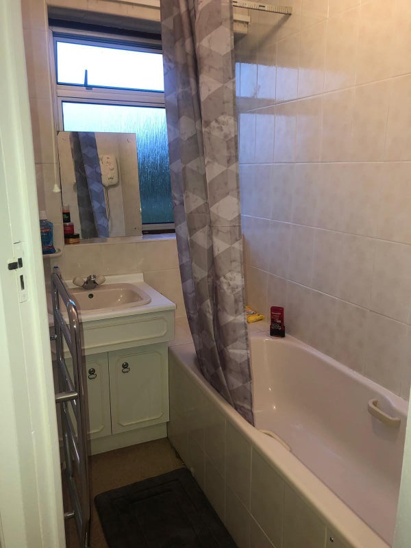 One Single Room, In 4 Beds   House - student accommodation in Perivale - img_5