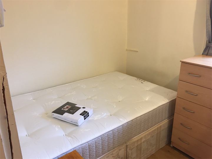 Single room available in CT1 - student accommodation in Canterbury - img_5