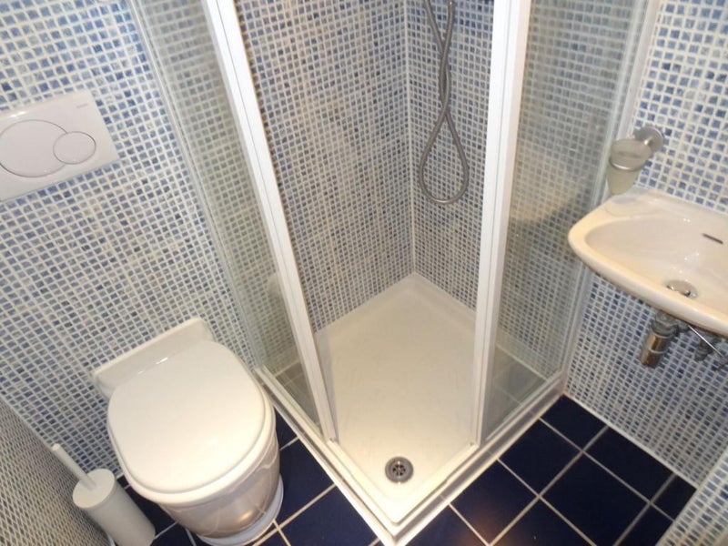 Practical single studio. All bills included - student accommodation in Hammersmith - img_3