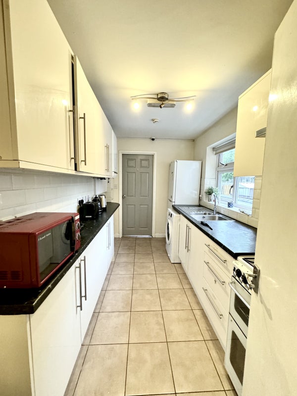 Premium Spacious Double Ensuite (Low Deposit!) - student accommodation in Coventry - img_8