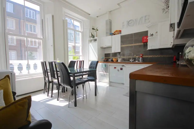 A Large 3 bedroom flat to rent with graden In NW8 student accommodation in Lisson Grove - img_6
