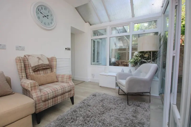 A Large 3 bedroom flat to rent with graden In NW8 student accommodation in Lisson Grove - img_11