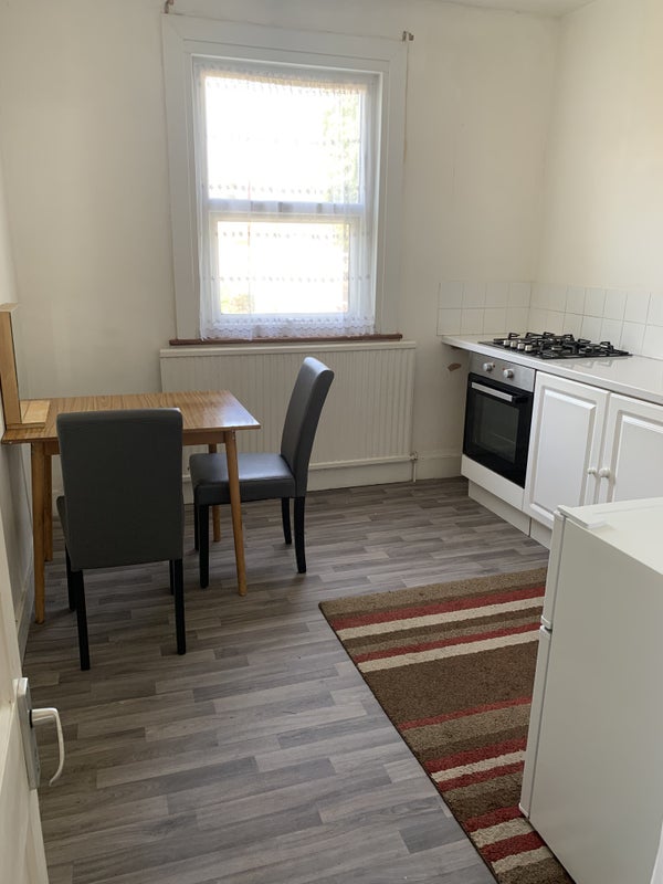 Professional wanted for large room with own kitche - student accommodation in Harringay - img_3