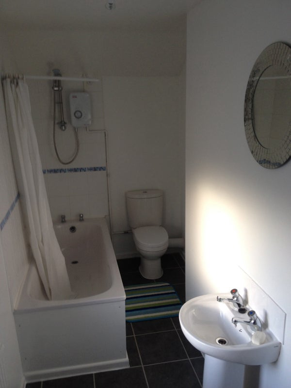 Quality Room to let in guesthouse, Porthcawl - student accommodation in Porthcawl - img_3