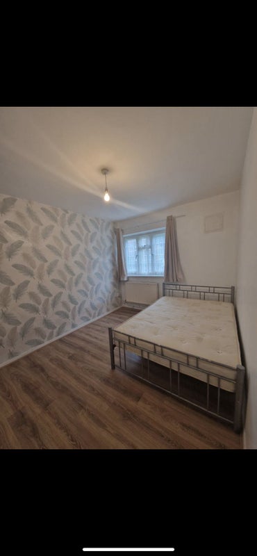 Queen Mary, 4 Bedroom, newly renovated flat - student accommodation in Mile End Road - img_1