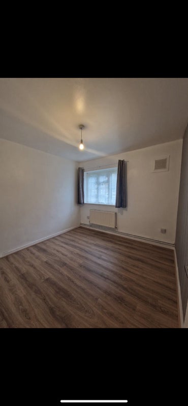 Queen Mary, 4 Bedroom, newly renovated flat - student accommodation in Mile End Road - img_2