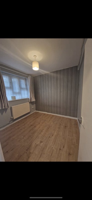 Queen Mary, 4 Bedroom, newly renovated flat - student accommodation in Mile End Road - img_3
