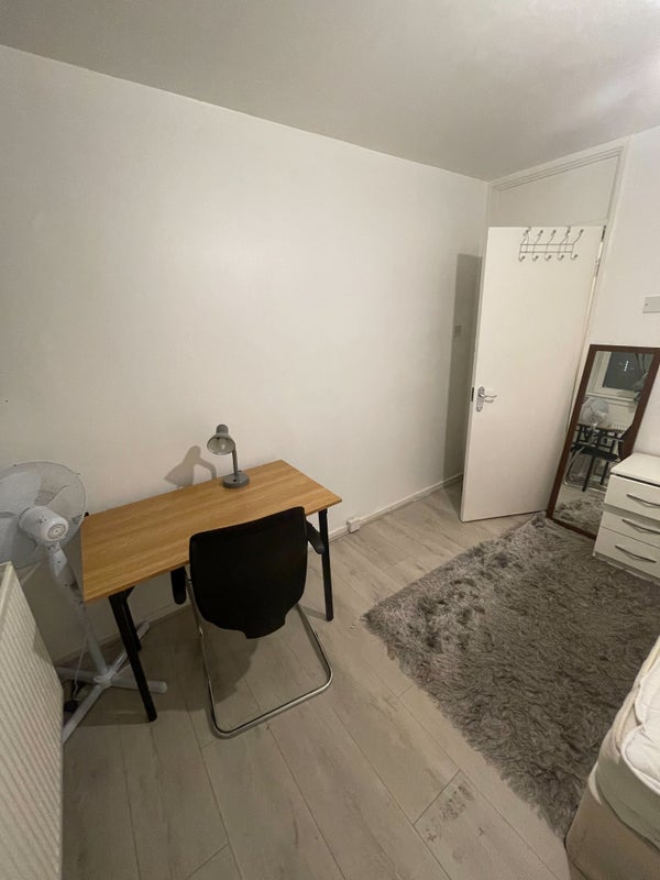 Refurbished Double bedroom, all bills included! - student accommodation in Stratford - img_2