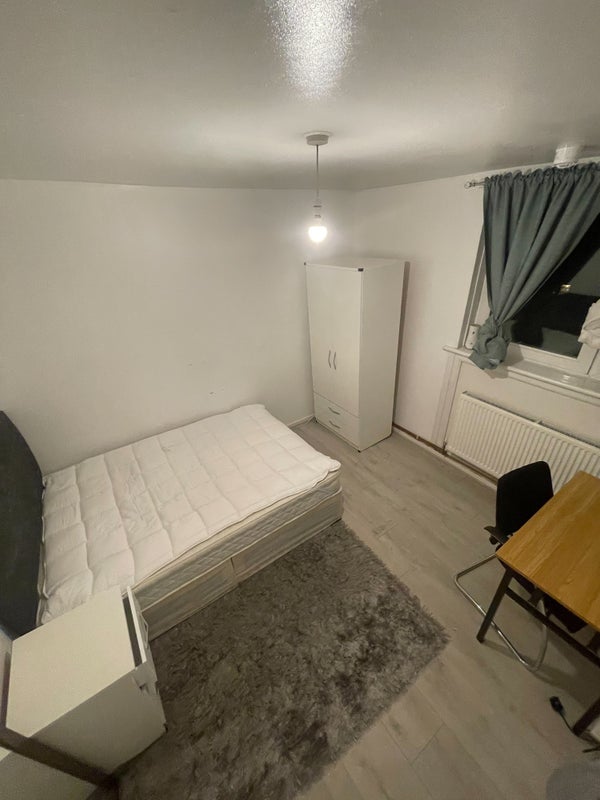 Refurbished Double bedroom, all bills included! - student accommodation in Stratford - img_4