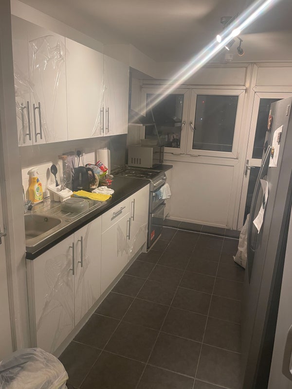 Refurbished Double bedroom, all bills included! - student accommodation in Stratford - img_6