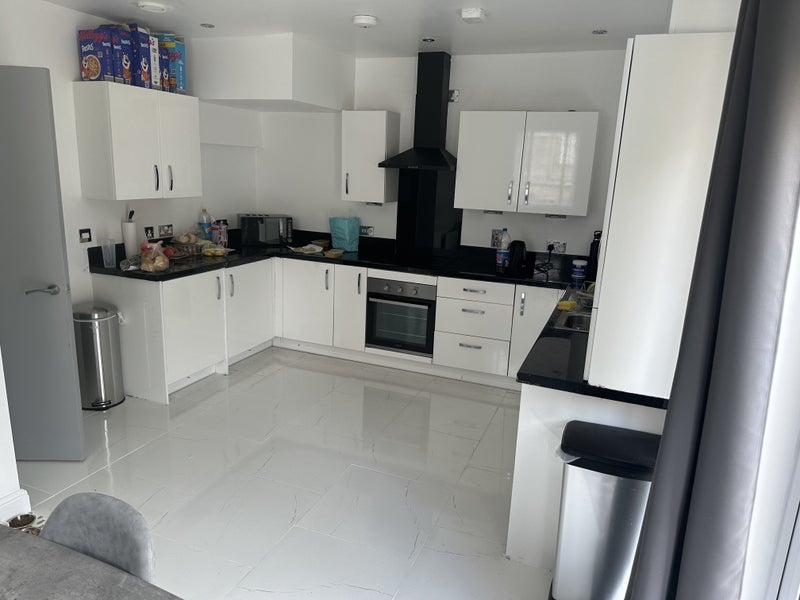 Renting a room in BD17 - Baildon/Shipley! - student accommodation in Shipley - img_3