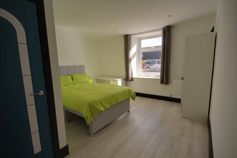 Right next to Tesco and bus routes - student accommodation in Durham - img_5