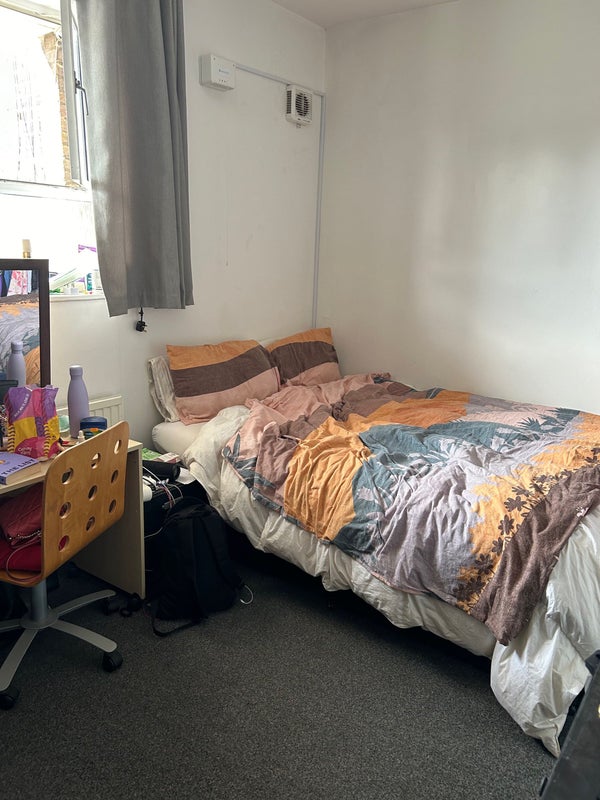 Room Available in Lambeth North - student accommodation in Lambeth North - img_1