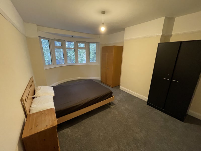 Room available now with 50 pound off for 1st month - student accommodation in Leicester - img_1