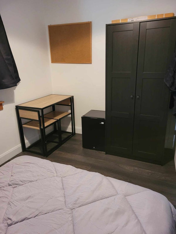 Room Available Short  term Preferably FEMALE - student accommodation in Edinburgh - img_1