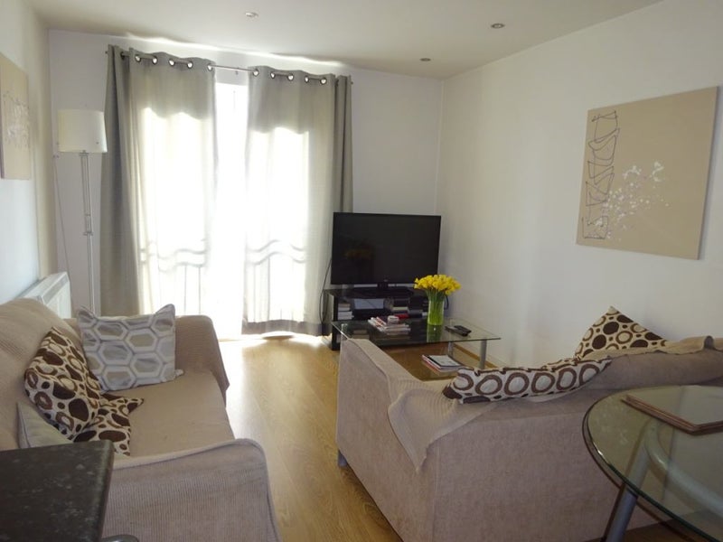 Room en -suite (13sm) to let in Salford Quays - student accommodation in Salford - img_4