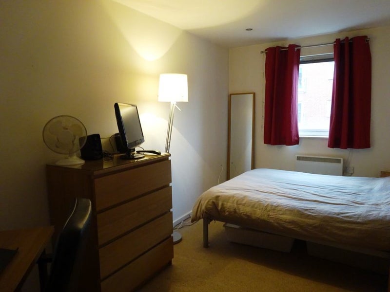 Room en -suite (13sm) to let in Salford Quays - student accommodation in Salford - img_1