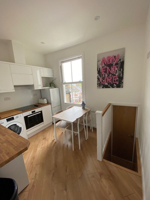 Room for rent 5 mins walk Clapham Junction SW11 - student accommodation in Clapham Junction - img_2