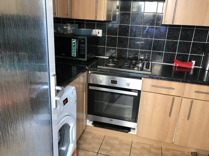 Room for rent in nw10 - student accommodation in United Kingdom - img_5