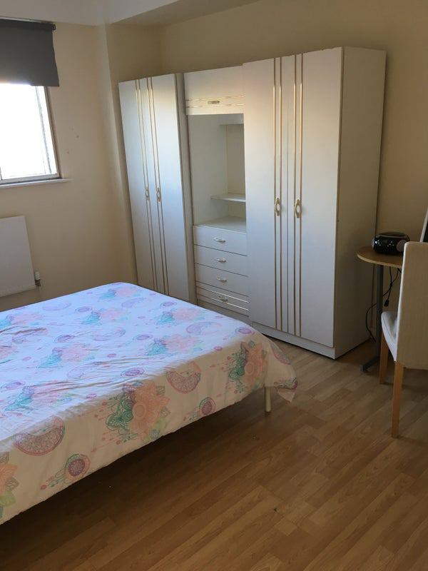 Room For Rent - student accommodation in Kilburn Park