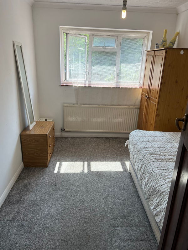 Room for Rent - student accommodation in St John's - img_1
