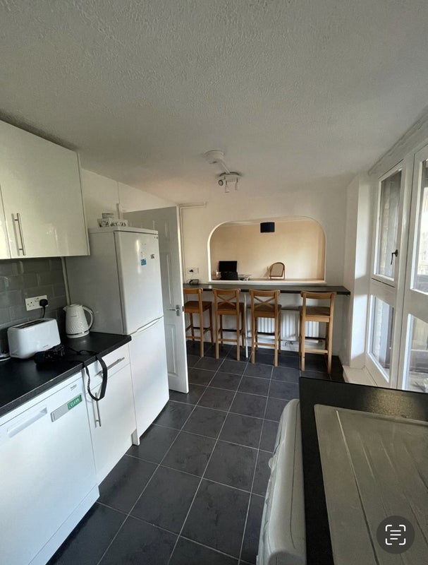 Room In 2 Bed Flat With Balcony - student accommodation in London E1W - img_4