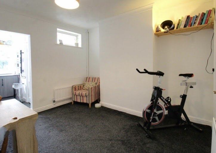 Room in quiet area - student accommodation in Chapeltown - img_2