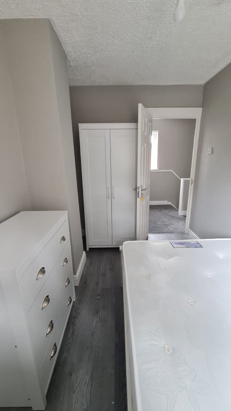 Room Rent in Dunmurry - student accommodation in Belfast - img_3