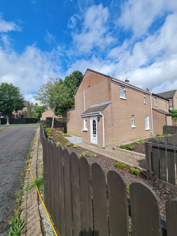 Room Rent in Dunmurry - student accommodation in Belfast - img_1