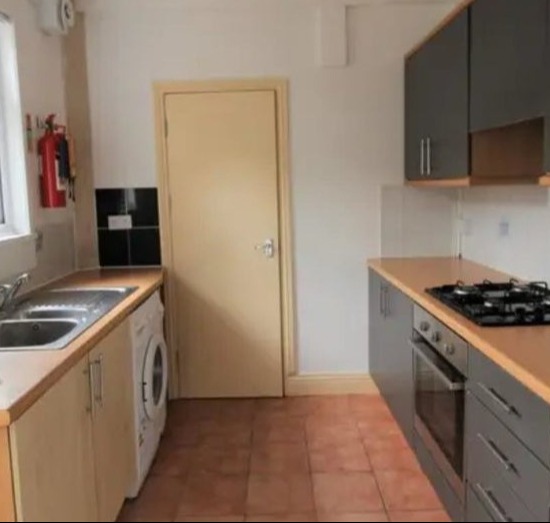 Room to let in a four bedroom house - student accommodation in Cowley - img_2