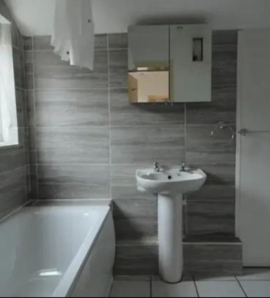 Room to let in a four bedroom house - student accommodation in Cowley - img_4
