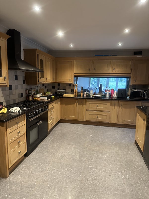 Room to let in quiet village - student accommodation in Havenstreet